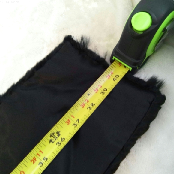 BLOOMINGDALE'S SCARF - Picture 4 of 5